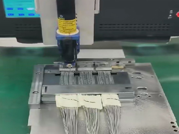 AI算力处理器高速线缆用胶案例